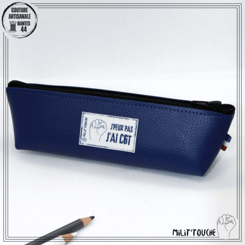 trousse bleu foncé "j'peux pas j'ai cgt"