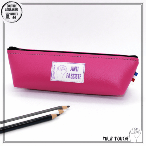 trousse framboise "antifasciste"