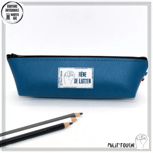 trousse simili bleu canard fiere de lutter 1