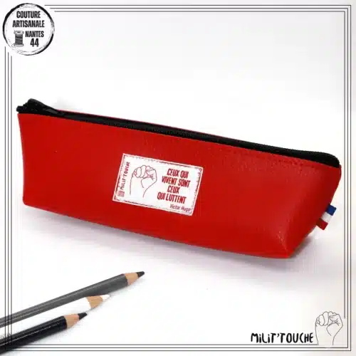 trousse simili rouge ceux qui vivent sont ceux qui luttent victor hugo 1