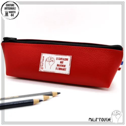 trousse simili rouge le capitalisme nuit gravement a l humanite 1