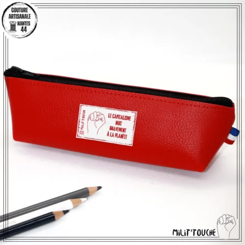 trousse simili rouge le capitalisme nuit gravement a la planete 1